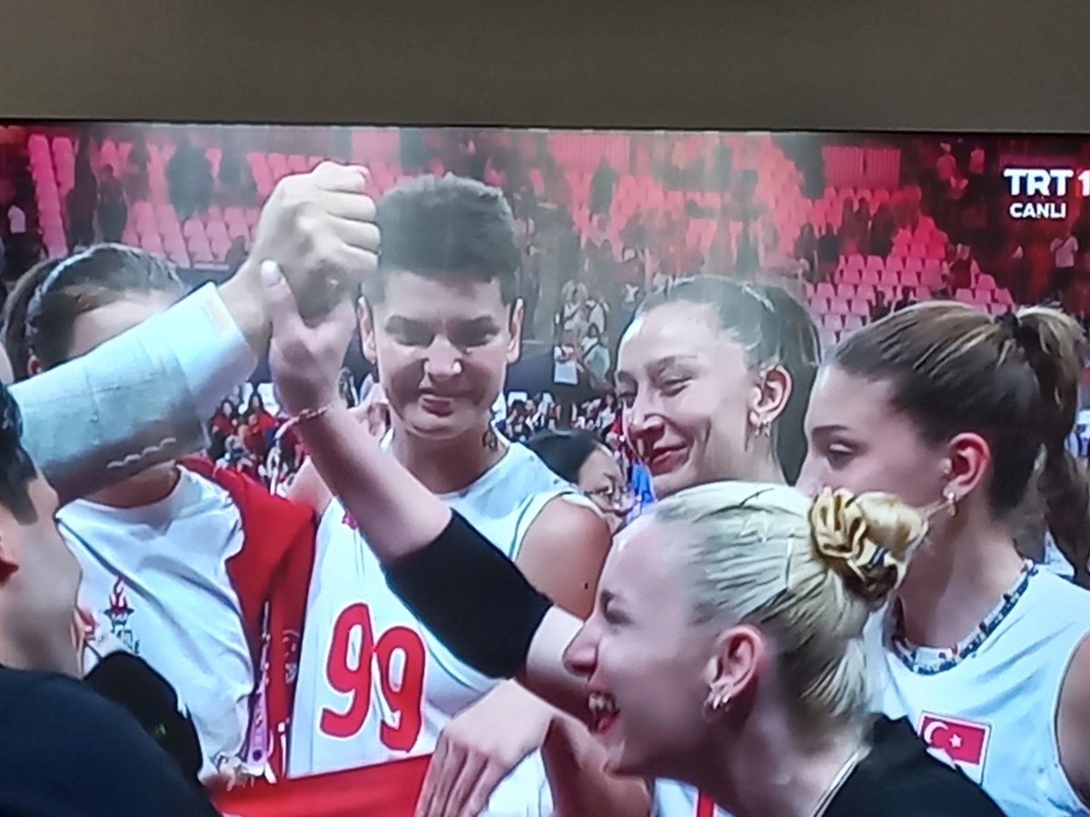 #Yarıfinaldeyiz