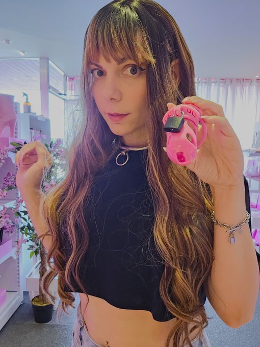 Hooooowlong should a sissy be locked up in chastity?? 😂😂🤭🤭 https://t.co/QN4xn3wIBW<a href="/tag/mvsales"class="tags"><span>#mvsales</span></a>