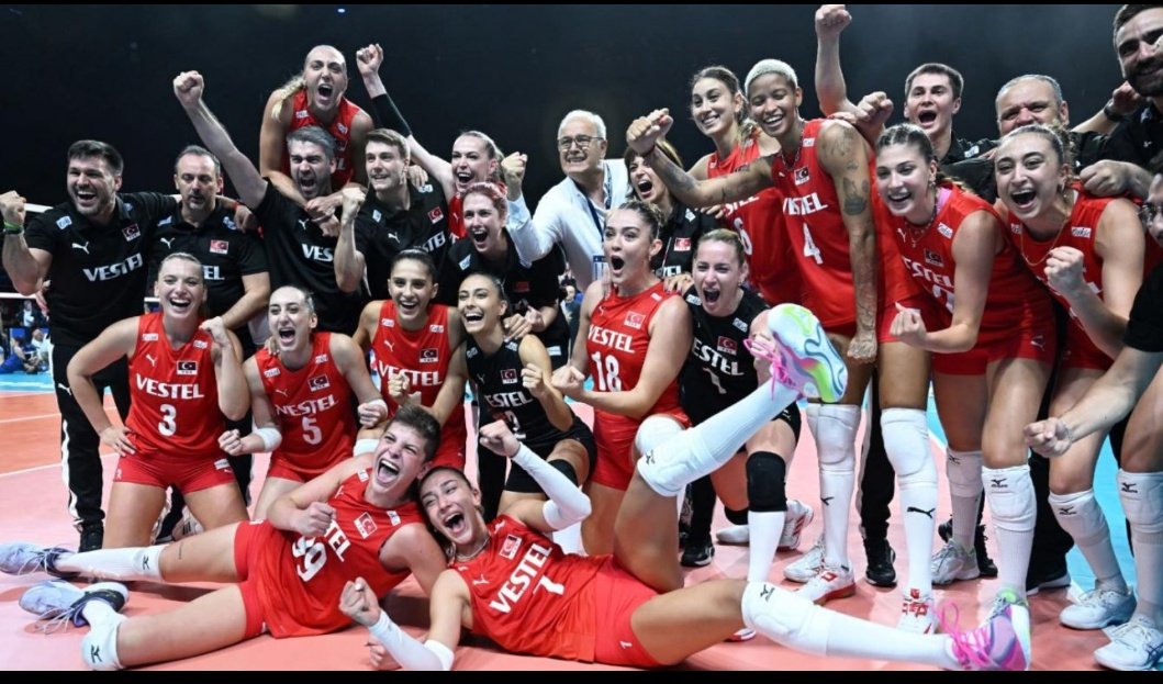 Gurur kaynağısınız Atatürk'ün kızları😍👏🏻👏🏻
#Paris2024 #YARIFİNALDEYİZ