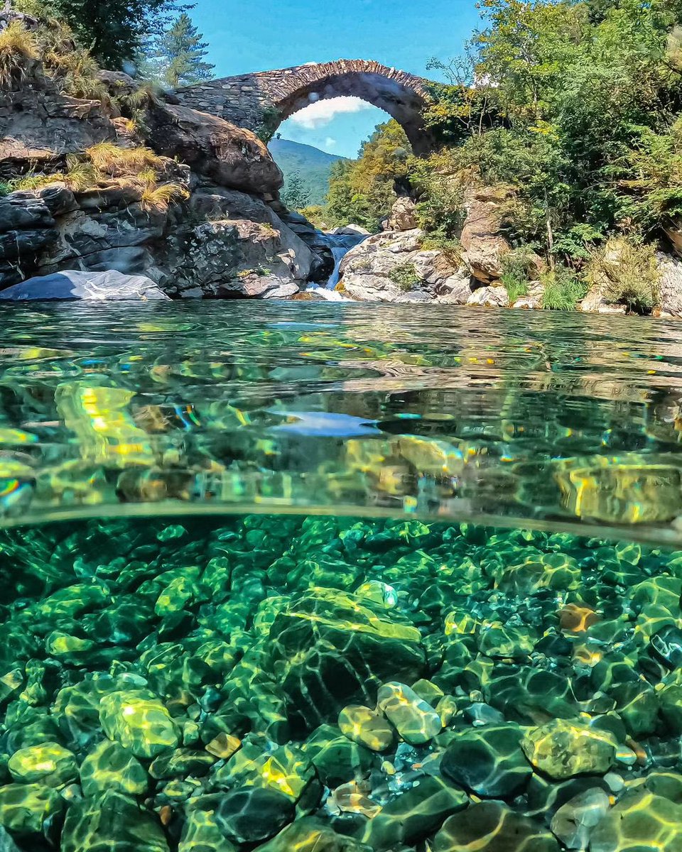 lamialiguria's tweet photo. La Valle della #GiaradiRezzo è una vera oasi di pace tutta da scoprire
📍Un affluente del torrente #Arroscia che attraversa villaggi medievali di grande importanza storica: #Rezzo, #Lavina e #Cenova
| 📸 @itreladroni @silviopiedimonte @jakecarson https://t.co/ZDkxYAff1N