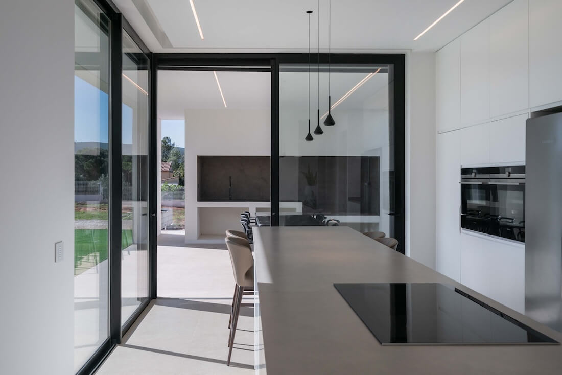 AmazingArchi's tweet photo. Wind House, Canals, Valencia, Spain by Ruben Muedra Estudio De Arquitectura

Read more: https://t.co/ttOQ2argRf

The search for landscape and environmental integration while respecting the rural environment responds to the decision to develop the program on a single floor.Starting with four prismatic volumes, we managed to fragment, organize and zone the exterior space.

Photography: Adrián Mora Maroto

#amazingarchitecture  #houses