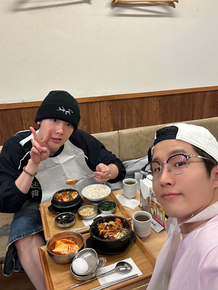 우리 막둥이 솔로앨범 너무너무 축하한다!!ㅎㅎ 오늘 쇼케도 파이팅이야💜