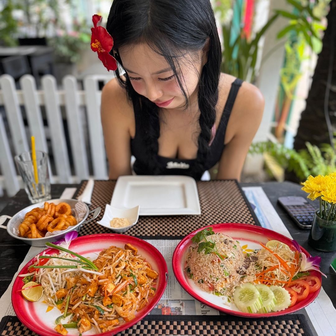 [240804 YOUHA Instagram update]
——
🐹:"My name is Phi Phi. Do you want to play with me? 👙"
#유하 #dailyouha