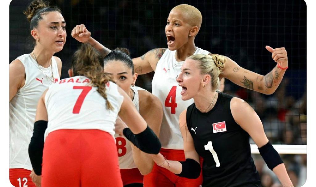 Bugün Çin'i yenerek Yaşa Mustafa Kemal Paşa diyerek inlettik Paris'i. Kızlarımızın sevinç gözyaşları,bizlerin ekran karşısında haklı gururu. Hadi kızlar Çin'i yendiğimiz bu maç olimpiyat şampiyonu olmanın ayak sesleri olsun🙏🙏🙏
#FileninSultanları 
#Paris2024