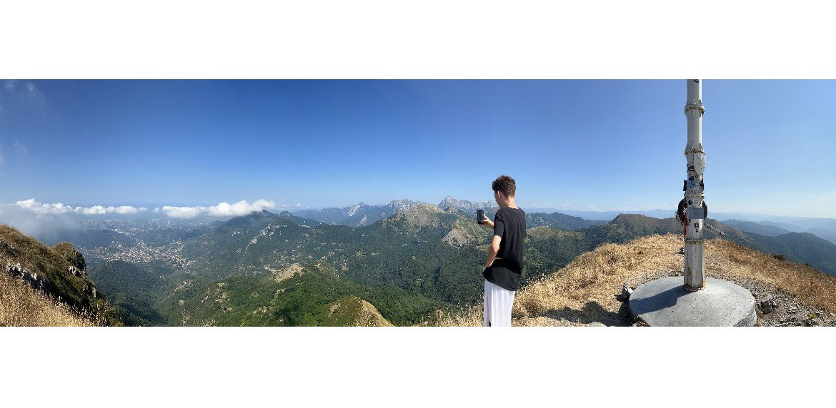 TDittkuhn's tweet photo. Den Gipfel des Monte Prano (1.218m) erreicht! - Bevor es zugezogen ist. 7km Weg in 2h. 🥵
#ItalienContent https://t.co/Ku78RvGzFx