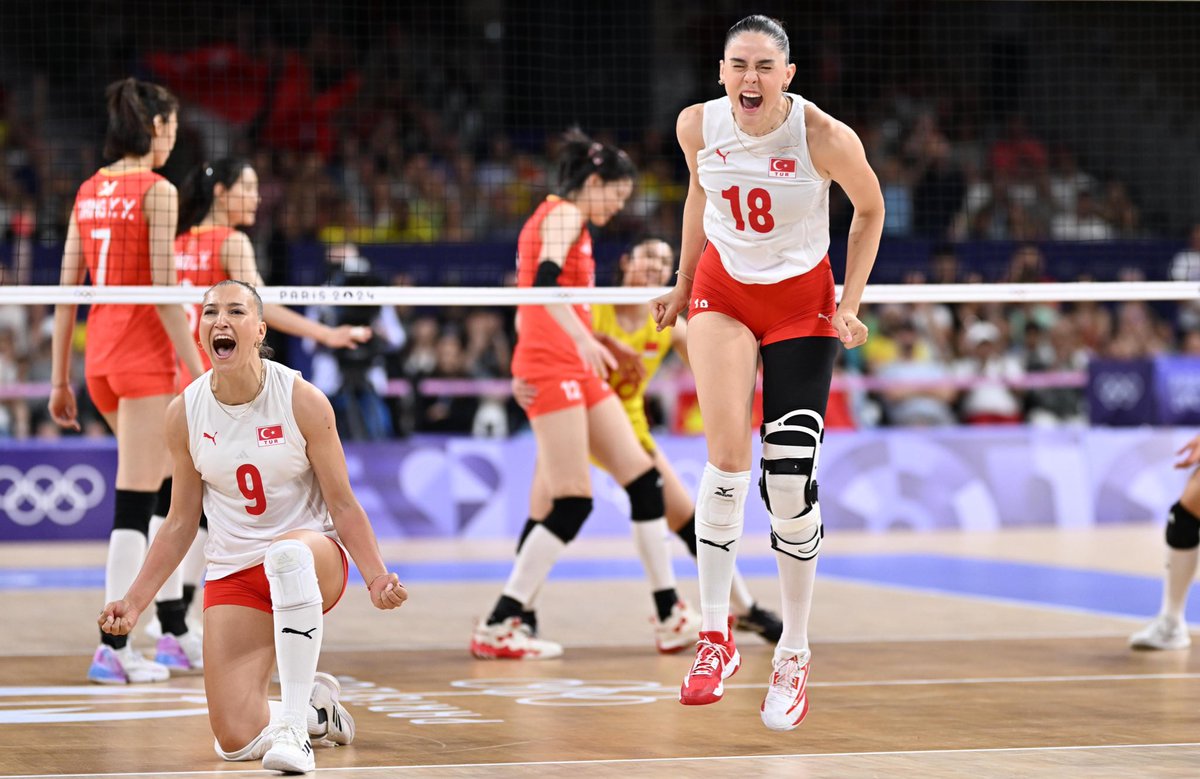 AliYerlikaya's tweet photo. Tebrikler #FileninSultanları 🇹🇷
Sizlerle gurur duyuyoruz👏👏👏

#Paris2024 https://t.co/0Kj2thqwaH