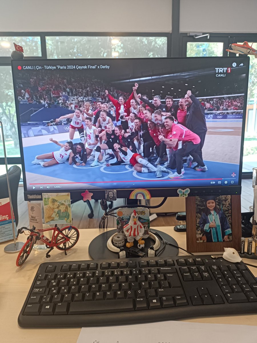 MehmetHanUnal34's tweet photo. 🇹🇷🇹🇷💪Tebrikler Sultanlar💪🇹🇷🇹🇷
#yarıfinaldeyiz #FileninSultanları 
#Paris2024 #türkiye #millitakım https://t.co/tTJTNVWbSw