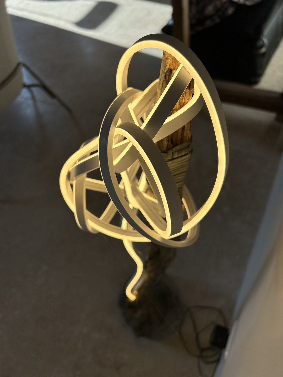jacktouillon's tweet photo. LED cloud grown on olive tree root https://t.co/eXCKX0I5aS