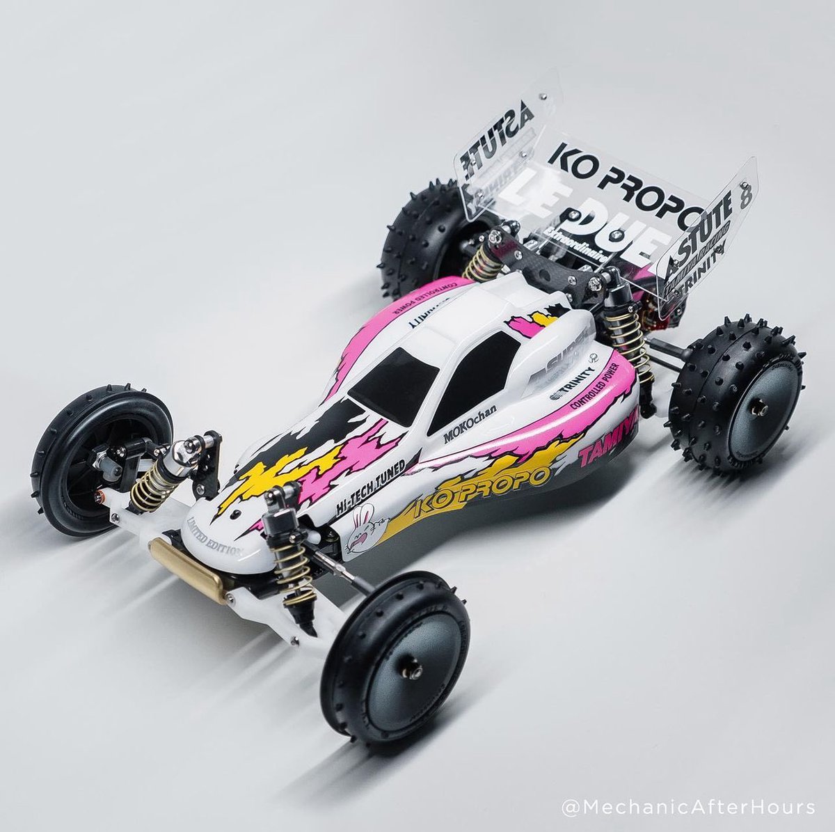 スーパーアスチュートも再販されるみたいですね！ デルリン削り出し