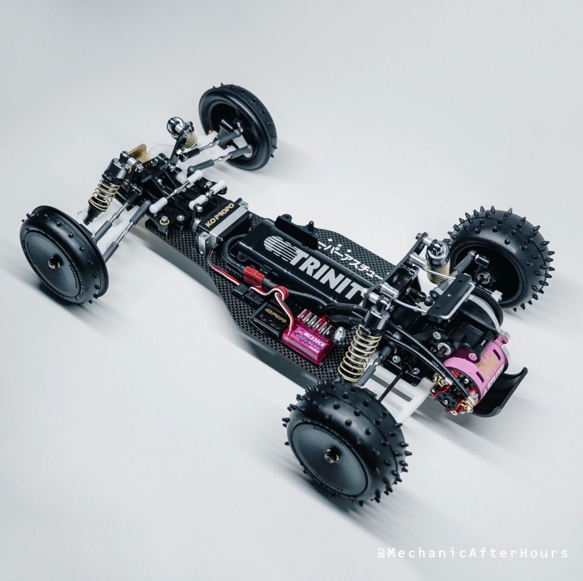 スーパーアスチュートも再販されるみたいですね！ デルリン削り出し