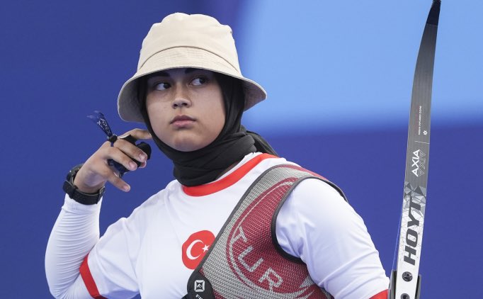 <a href="/ekrem_imamoglu/">Ekrem İmamoğlu</a> <a href="/eczozgurozel/">Özgür Özel</a> <a href="/mansuryavas06/">Mansur Yavaş</a> Milli okçumuz Berra Elif Gökkır kardeşimizle gurur duyup tebrik ettin mi ?