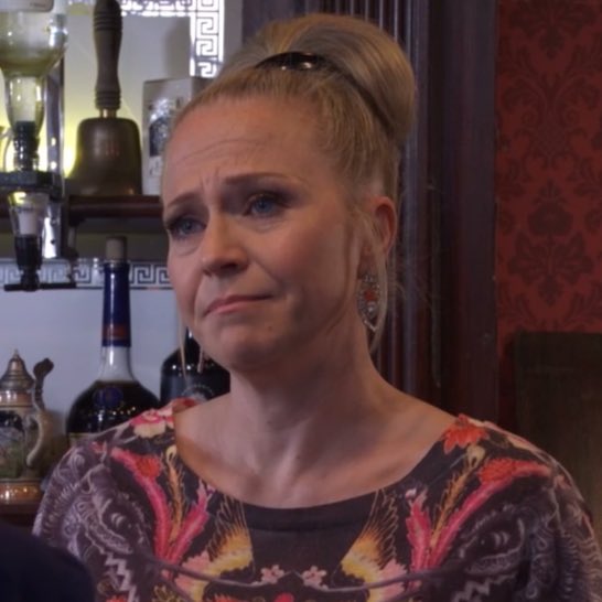 KellieBrightLY's tweet photo. Linda today 💖 #EastEnders https://t.co/syFdAB1Gm0