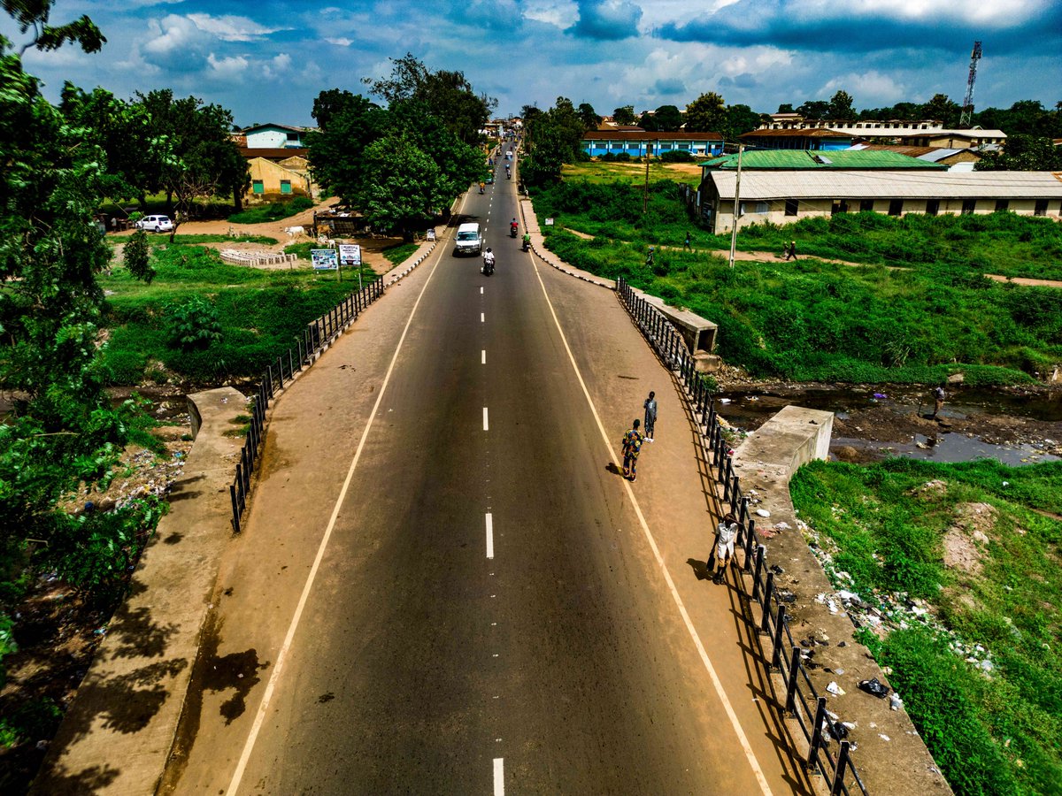 FeedbackOYSG's tweet photo. Completed Project (Lot 2): Reconstruction of the 3.5 km Oke Adu-Ode Aje-Aremo-Orita Aperin Road. One of the eight feeder roads in Ibadan totalling 38.48 km commissioned on 11 July 2024. More details https://t.co/APIc5J8Ktt https://t.co/eOVyyEUfqb