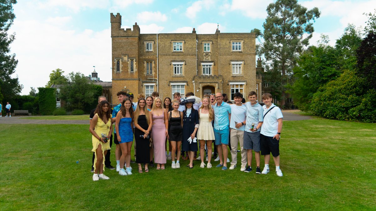 OaklandsWolves's tweet image. Festival of Achievement bringing our academies together celebrating their success over the 23/24 academic year.

#achievement #success #academy #stalbans #oaklandscollege