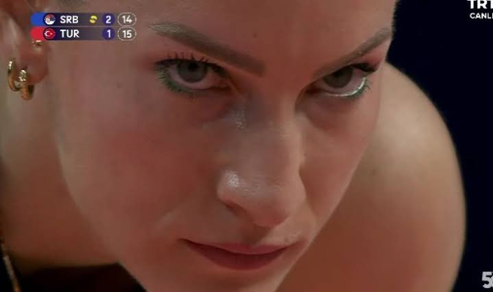 Eda Erdem ve Gizem Örge; bu rakibe nasıl korku salmaktır? Mete Han mısınız, Atilla mısınız ?