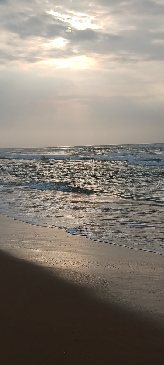 atmbiopro's tweet photo. @devamitrapanda @WynnWs @Oliviahich @piedpiperlko @cretiredroy @HARTResearch @ZezeFontes @satyendrrai2 @Richaghumare @cumtudu @JLContrerasArt Leisure visit to #GopalpurBeach🌊 & stay at #MayfairPalmBeachResort🏝 for a week #GoodAfternoon☕️🏘😍
#ThanksVeryMuch🗼🚴🇮🇳
#NatureVideography🎶🌳 https://t.co/PphdWGPRG5