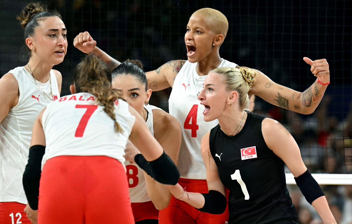 EUDelegationTur's tweet photo. 🇹🇷Congrats #SultansoftheNet
🇹🇷Congrats #Turkiye
Women's Volleyball National Team defeated China in the quarter-finals of the #Paris2024 Olympic Games & advanced to the semi-finals. 🏐
We wish you success in the semi-final on 8 August. We are always with you.❤️🤍 You are great https://t.co/IJvzIM8zXC