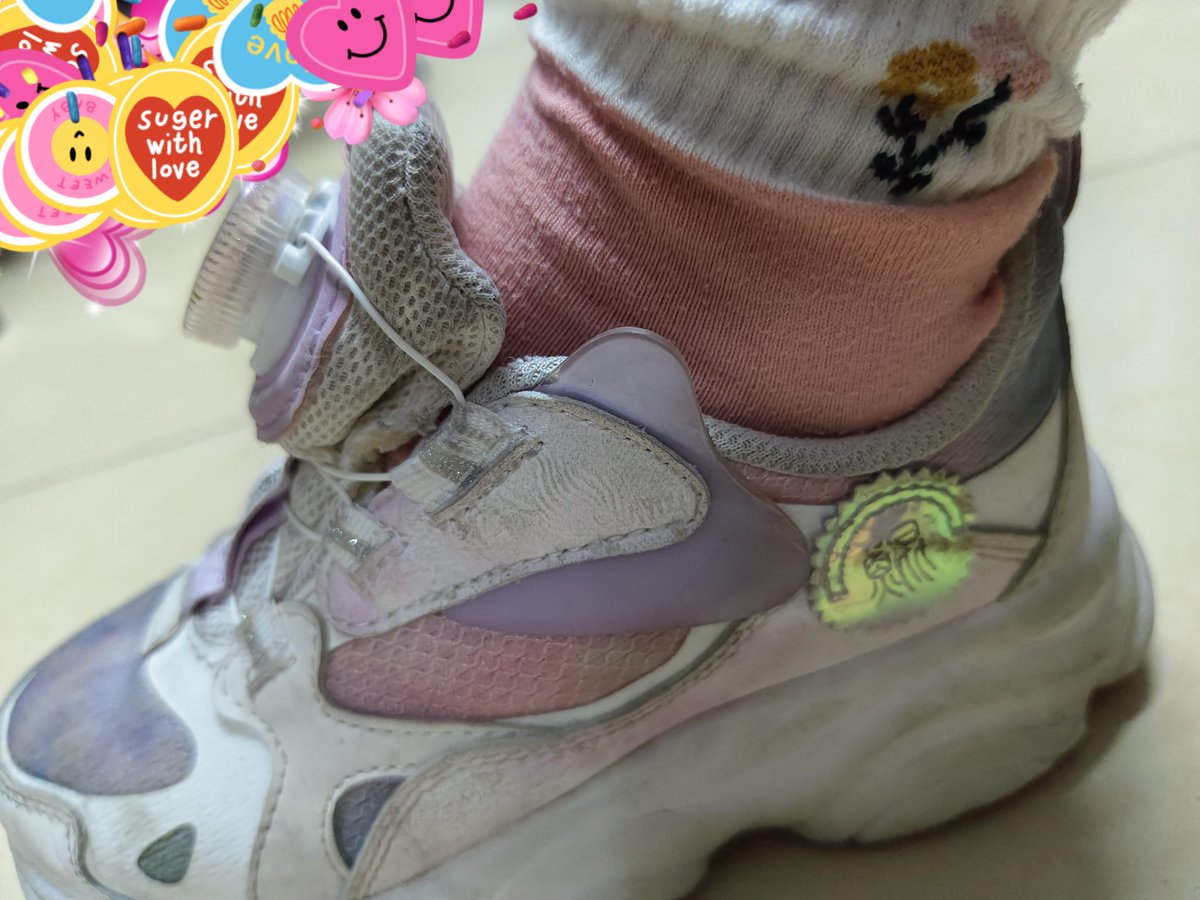 tree_on_sky's tweet photo. 只卖小朋友旧袜，来源正经。每张图49.9 若干袜子+小衣服。洗或不洗处于叠加态，可能洗了，也可能没洗，不好说😔

#原味 #重口味内裤 #原味内裤 #内裤白带 #内裤分泌物 #原味棉袜 #原味袜子 #原味贩卖 #原味商品  #原味内内 #脏内裤 #原味内衣 #原味內褲 #臭袜子 https://t.co/rINAOQCaAH