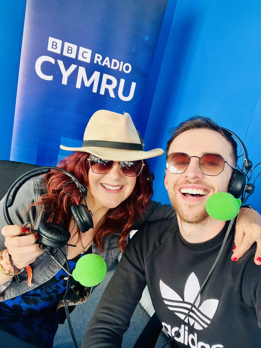 RealShanCothi's tweet photo. Co ni OFF de! STEDDFOD!!! @BBCRadioCymru Barod ?? #RhonddaCynonTaf xx 11 tan 1 ag o 2 tan 5 Cadwch gwmni i ni! #prifwyl #joio #cystadlu @eisteddfod @Steffan_Hughes @FfionEmyr https://t.co/6orr6ONTMO