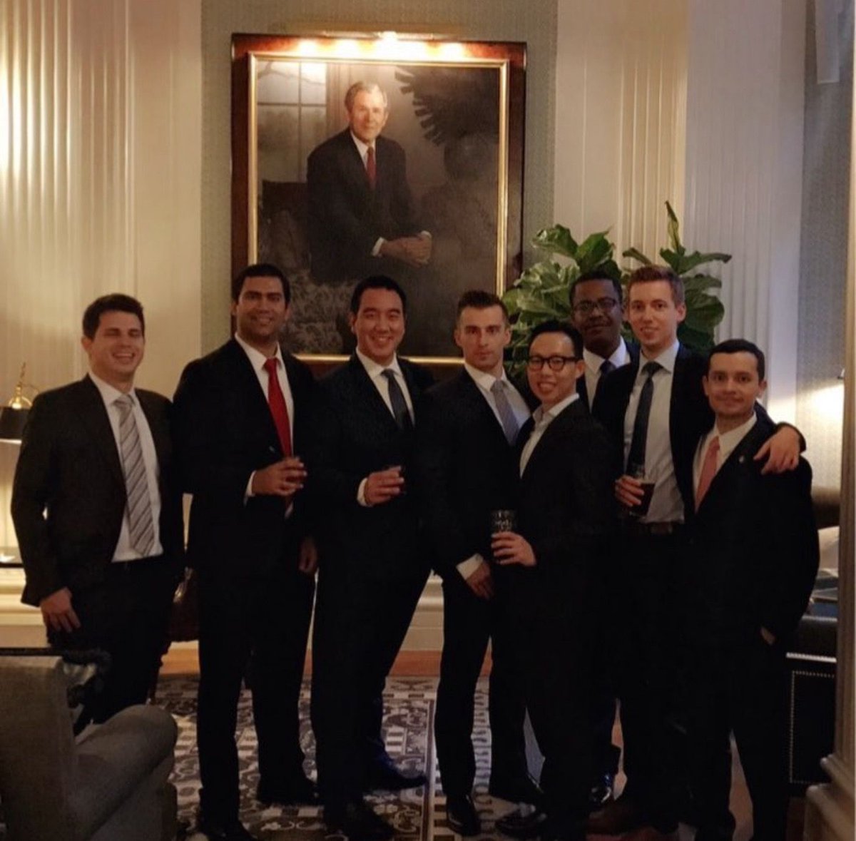 alexkiscfa's tweet photo. Feeling nostalgic looking through old photos with classmates from @Yale. The amazing professors, mentors, friends, and leaders prepared me for challenges in the financial industry. Grateful for the support and lessons learned. Kudos to my old friends! 📸 #Throwback #Yale https://t.co/vWBUybDLSr