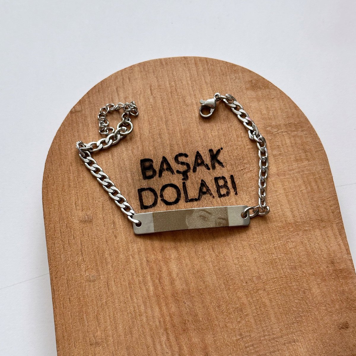 Gözü hep sevdiğinde olanlara✨💖 

2021’den beri tasarladığımın ilk andan itibaren en sevilenler arasında! 🪢 

Göz Bileklik✨ #gözbileklik #başakdolabı