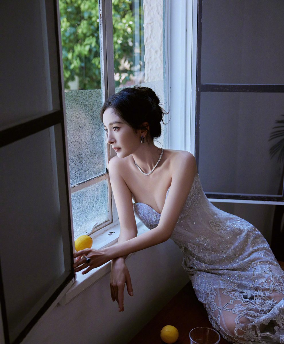 dramapotatoe's tweet photo. #YangMi for an Estée Lauder brand event

More snaps - https://t.co/0HxYgDxmQv
https://t.co/IBhk7TDJdI https://t.co/eh89xCnBpB