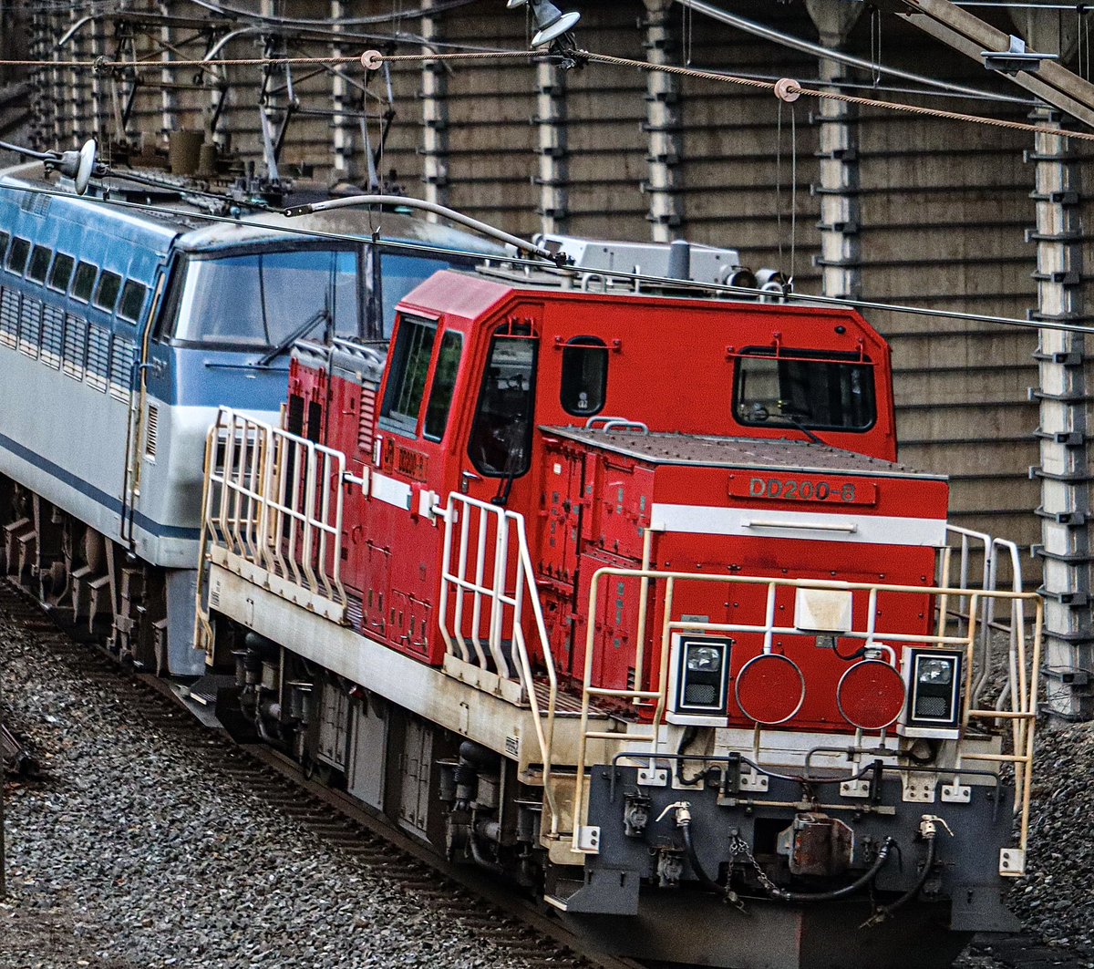 522_kiyo's tweet photo. こんばんは、お疲れ様です😊
#吹田a229運用 #8864レ #EF66127 #DD2008 #無動回送 #EF66 #吹田機関区 #電気機関車 #DD200 #ディーゼル機関車 #愛知機関区　2024.8.06 pm6:34 https://t.co/LK7nm8vS2N