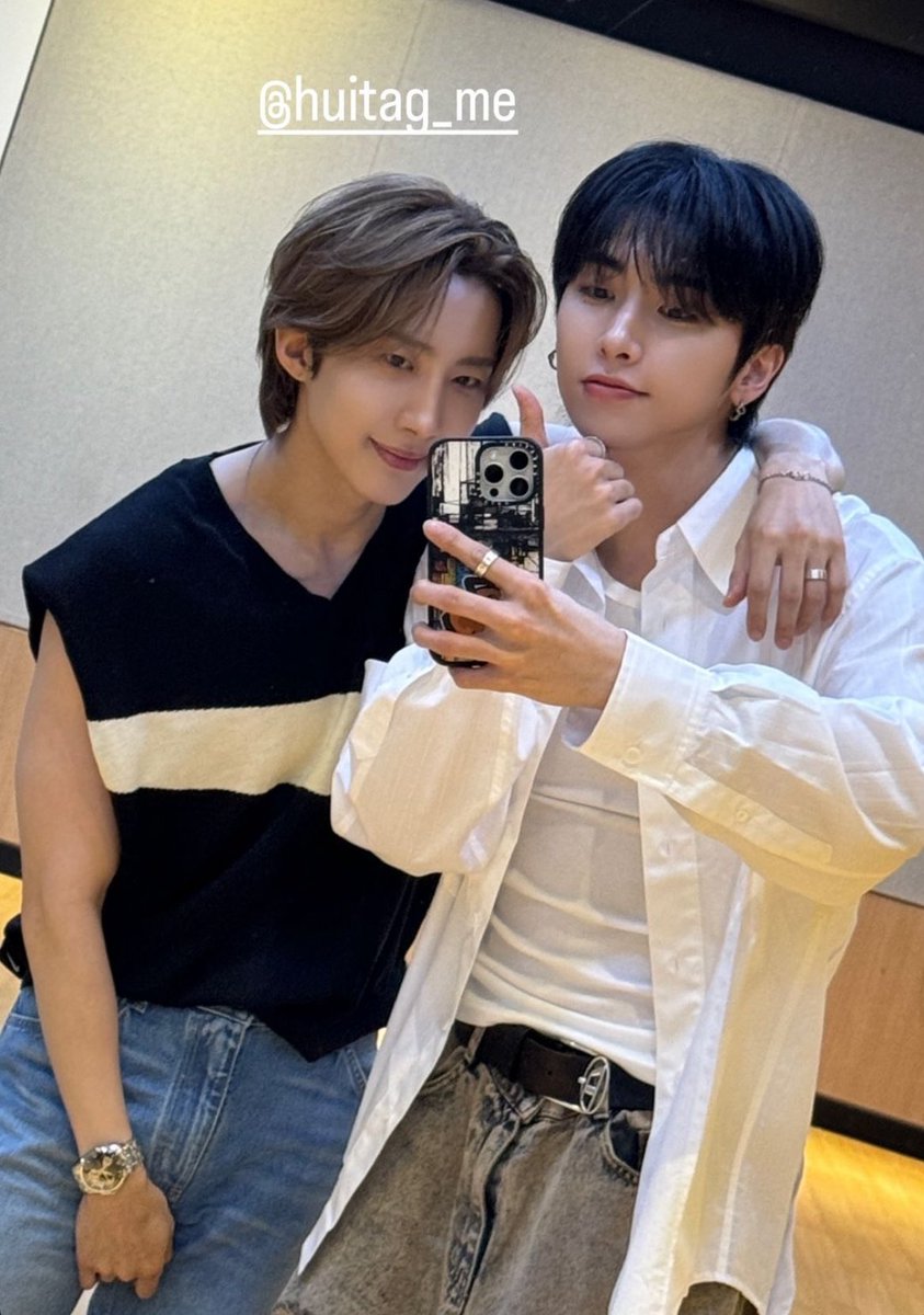 CaptLeeKico's tweet photo. 240806 #HUI DRIP DROP Challenge ๐คฉ
Hui & Lee Dongyeol โDRIP DROPโ Challenge ๐๐ฎโ๐จ๐คฉ
#PENTAGON #ํํ๊ณค #HUI #ํ์ด
#DRIPDROPchallenge
#์ด๋์ด #LEEDONGYEOL
#HOWLING #DRIPDROP https://t.co/wtV92QZKhJ