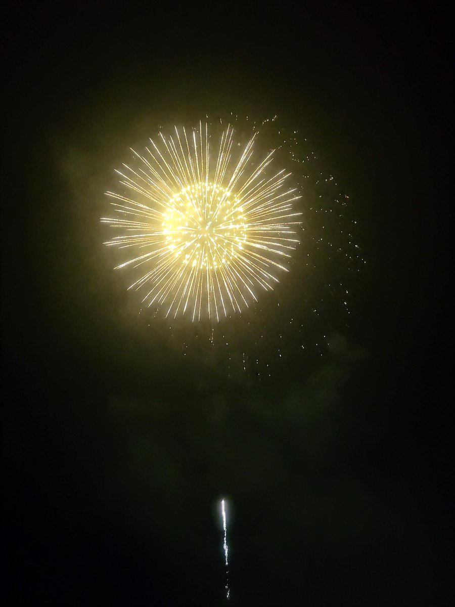 okhoot4's tweet photo. 지쿠고강 불꽃축제 
#筑後市 https://t.co/Y4LnY7xpst
