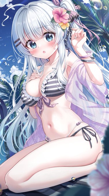 「この水着…へ、変ではないでしょうか…?」 