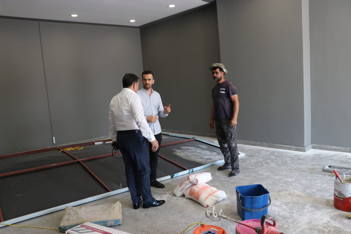 GSB_Kayseri's tweet photo. Gençlik ve Spor İl Müdürü Ali İhsan Kabakcı, Çok Amaçlı Spor Salonu’nu ziyaret ederek sporcularla bir araya geldi.
İl Müdürü Ali İhsan Kabakcı, tesis Şefi Necati Gencel'den yapılan çalışmalar hakkında bilgi aldı. https://t.co/KofAS5pLQ3