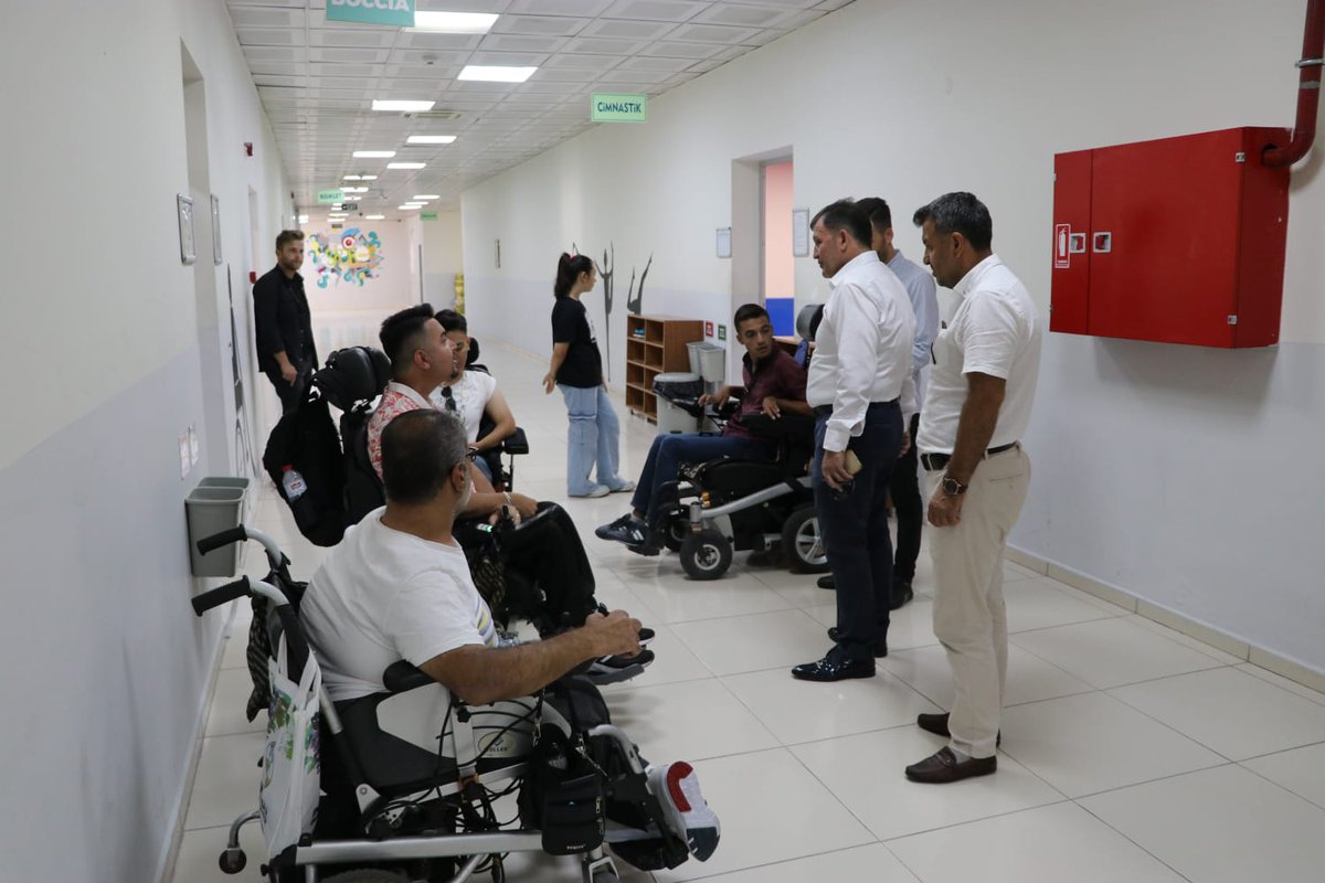 GSB_Kayseri's tweet photo. Gençlik ve Spor İl Müdürü Ali İhsan Kabakcı, Çok Amaçlı Spor Salonu’nu ziyaret ederek sporcularla bir araya geldi.
İl Müdürü Ali İhsan Kabakcı, tesis Şefi Necati Gencel'den yapılan çalışmalar hakkında bilgi aldı. https://t.co/KofAS5pLQ3