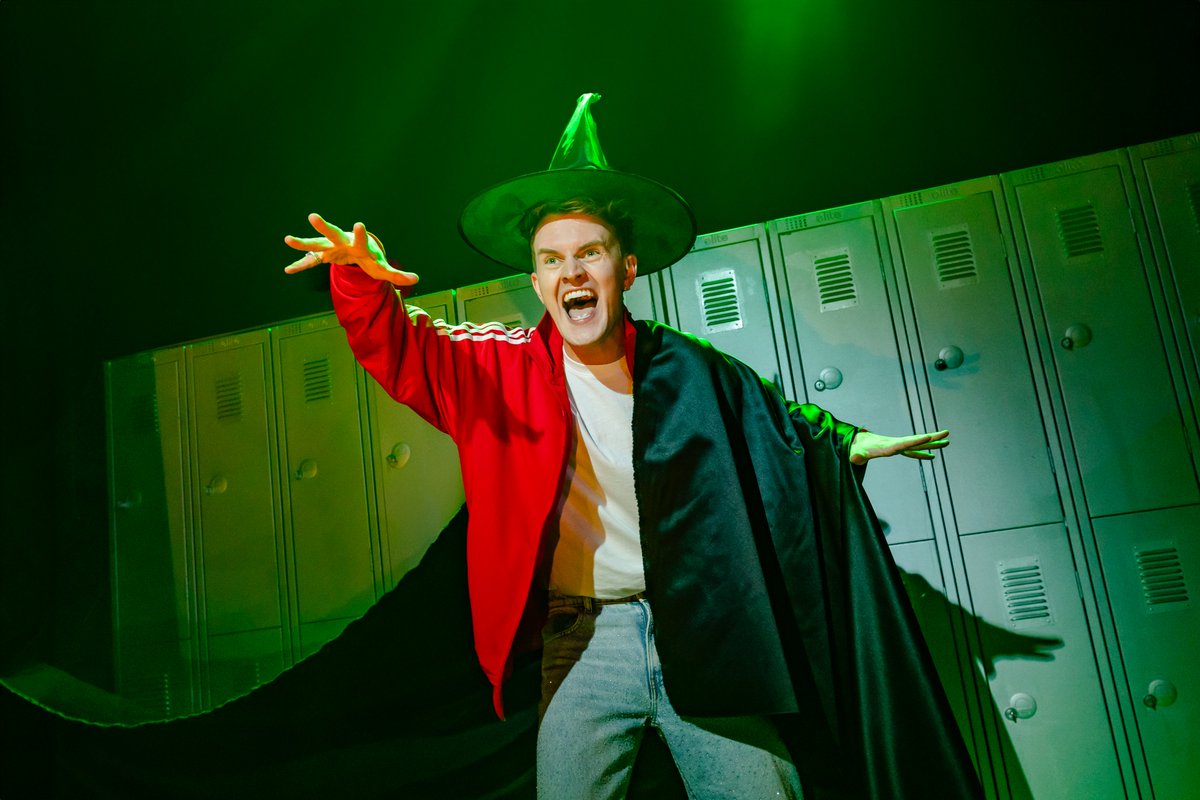 ‘An hilarious evening of devilish humour &amp; stagey affectation’

★ ★ ★ ★ ★ for DIVA: Live From Hell! at the Underbelly, Cowgate <a href="/edfringe/">Edinburgh Festival Fringe</a> <a href="/FollowTheCow/">Underbelly Edinburgh</a> @lukebayer @DivaMusicalUK <a href="/JulieWatterston/">Julie Watterston</a> <a href="/feeorr/">Fiona Orr</a> 

musicaltheatrereview.com/diva-live-from…