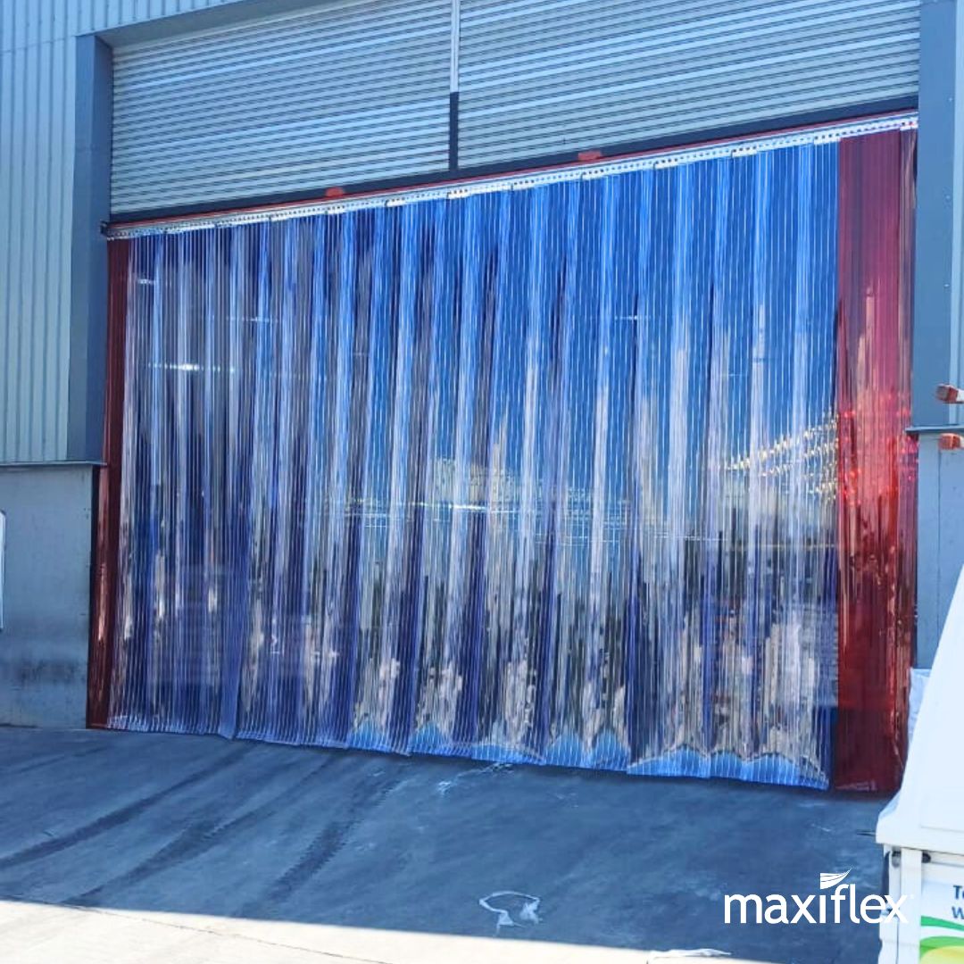 specifile's tweet image. 📏 Choosing the right strip size is key for top-notch doorway performance! 💪 Whether for pedestrians or industrial use, Maxiflex has you covered with efficient PVC strip curtains. 🚪 💼 #Maxiflex #EfficientWorkspace specifile.co.za/mastering-stri…