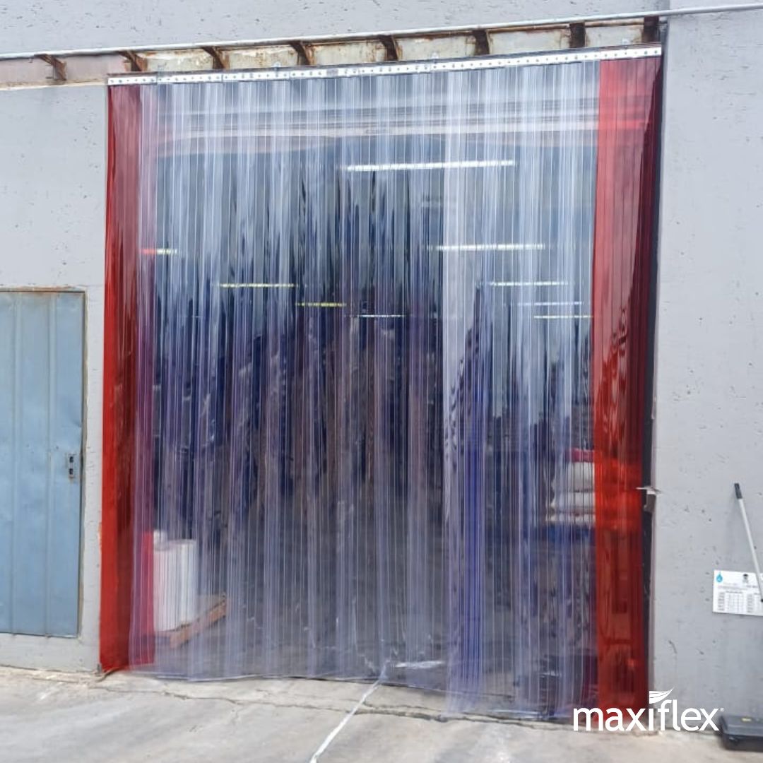 specifile's tweet image. 📏 Choosing the right strip size is key for top-notch doorway performance! 💪 Whether for pedestrians or industrial use, Maxiflex has you covered with efficient PVC strip curtains. 🚪 💼 #Maxiflex #EfficientWorkspace specifile.co.za/mastering-stri…