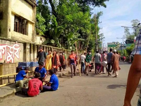 ShayraTbf's tweet photo. The city cleaning work is in progress.✨  
📍 Sat Matha, Bogura Bangladesh https://t.co/ZnoXvwoOy7