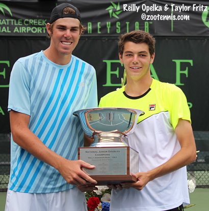 chalkflewup's tweet image. Hey @ParentingAces! We’re everywhere this week 💪🏼!
I’m in KZOO chatting up the @SwingVisionApp with juniors and college coaches. Super informative interview you had with the SwingVision team in San Diego!
I’ll leave you with a throwback KZOO photo. @zootennis @collegetennis