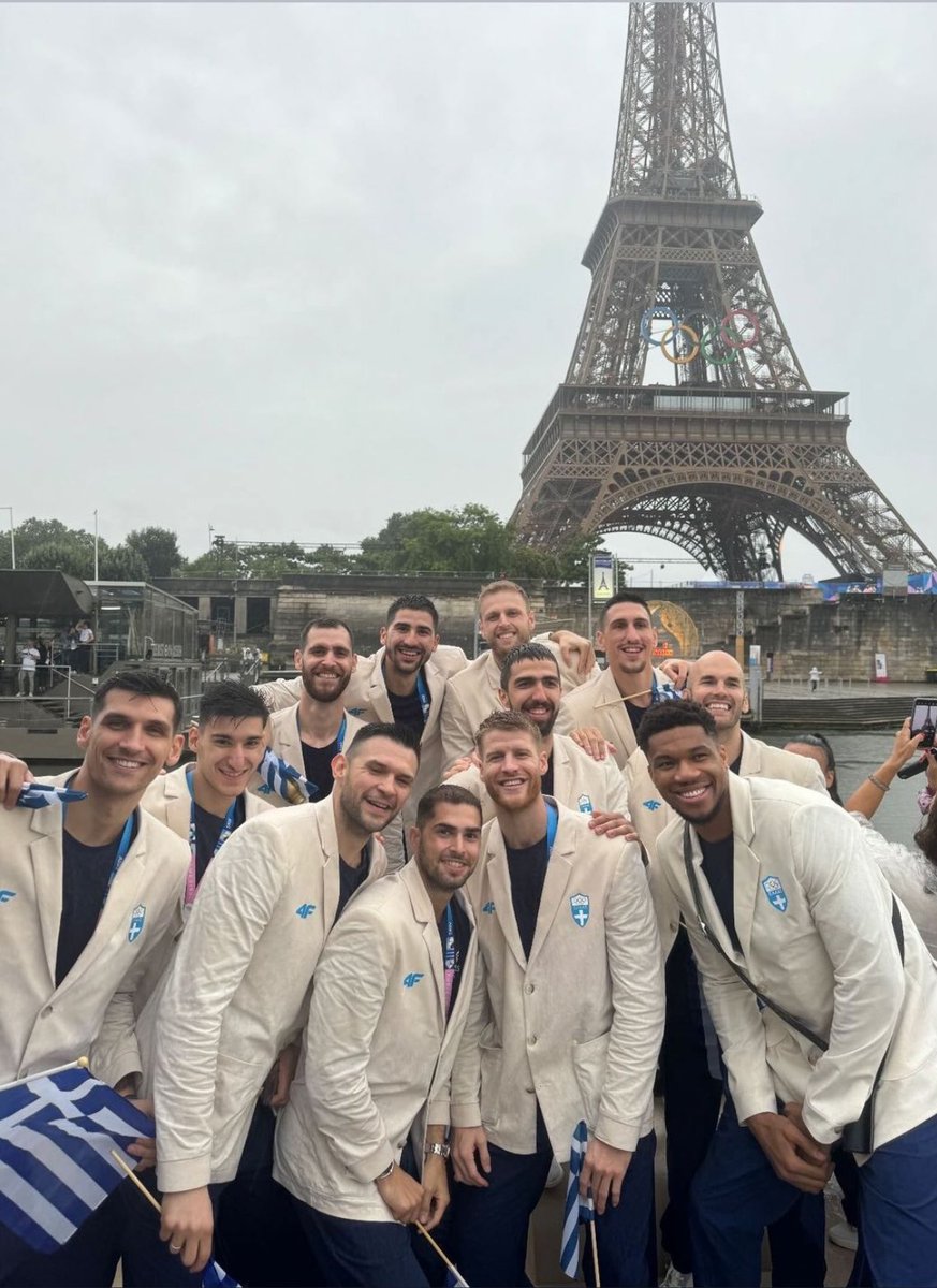 Ευχαριστούμε την επίσημη αγαπημένη. Καλή ξεκούραση στα παιδιά της Εθνικής ομάδας μπάσκετ#TeamHellas