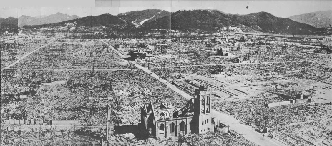 Avui fa 79 anys de bomba nuclear a #Hiroshima. Amb Nagasaki (3 dies després) entre agost i finals 1945 les 2 bombes van matar 240.000 persones. 

Avui encara tenim més de 12.000 armes nuclears. 

En honor a les víctimes i en defensa de la nostra vida cal el desarmament nuclear.