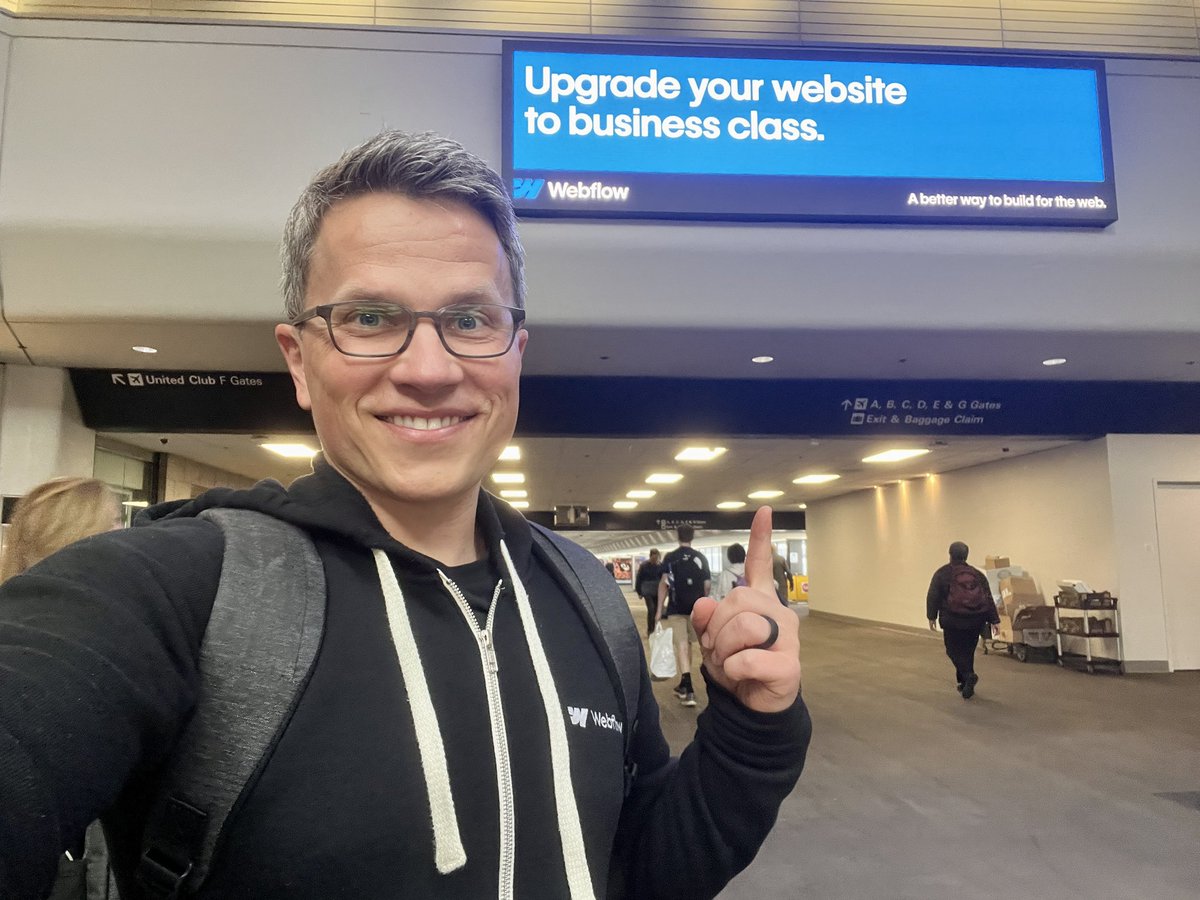 December 1991: I land in SFO with my family as refugees, fleeing persecution in the USSR.

August 2024: @Webflow, the company I co-founded, is featured all over the same airport and many other parts of San Francisco.

Feeling very grateful to be part of the American Dream! 🥰🇺🇸