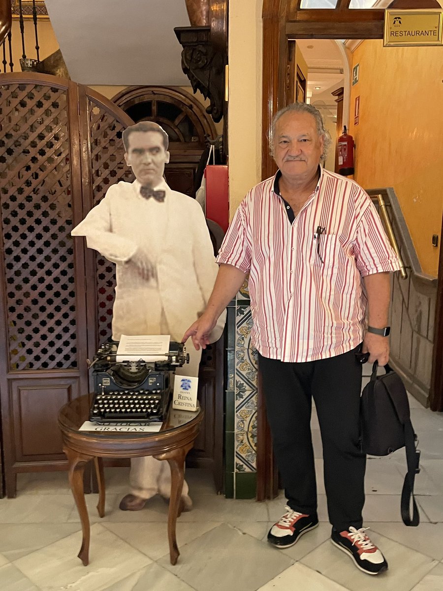 Ajuareza's tweet photo. Bueno ya estoy en Granada, nos alojaremos en la casa de Luis Rosales el último sitio donde vivió Federico García Lorca antes de su asesinato, ahora es Hotel, mañana subiremos a Castaras en la Alpujarra Granaina,para el homenaje a mi madre, Leonor Almendros. https://t.co/veMVY9hYpW