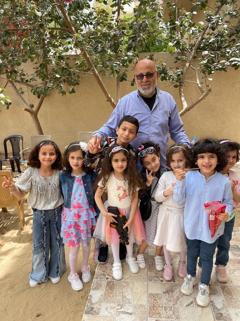 Please help Tareq and his family rebuild their life after fleeing from Gaza, they are very close to 7k please donate and/or share 🇵🇸♥️ gofund.me/2b6784b8