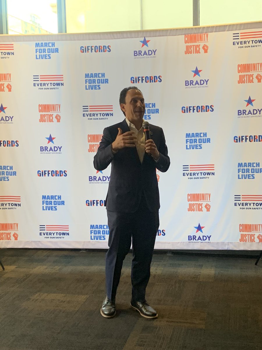 AlexLleras's tweet photo. Thank you to Mayors Against Illegal Guns member @LouisvilleMayor for bringing down the house at our Gun Violence Coalition Reception at 
#NCSL. All levels of government must be engaged in order to prevent gun violence in our communities. https://t.co/3PMiexMOVW