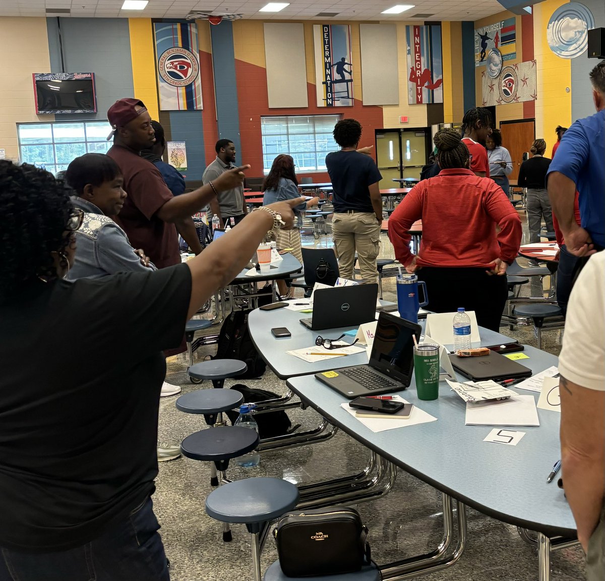 Davis9_AISD's tweet image. Students want to be seen and supported!  #AldineImpact #StrongStart #Thequarterback #Thepolitician #Thediscofinger @SELCulture_AISD