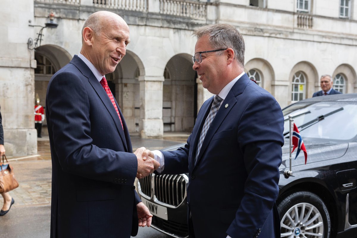 DefenceHQ's tweet photo. The UK and Norway are long-standing allies.
Today, Defence Secretary @JohnHealey_MP welcomed his counterpart, Bjรธrn Arild Gram to London and announced that Norway will sail with the UK Carrier Strike Group to the Indo-Pacific in 2025 ๐ฌ๐ง๐ค๐ณ๐ด
Read more: https://t.co/gC6pzjlwUR https://t.co/hitsvuDxEW