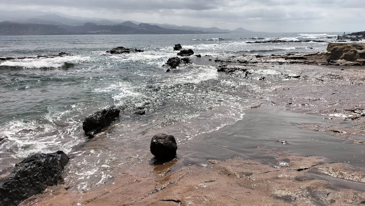 Bahía El Confital tweet media