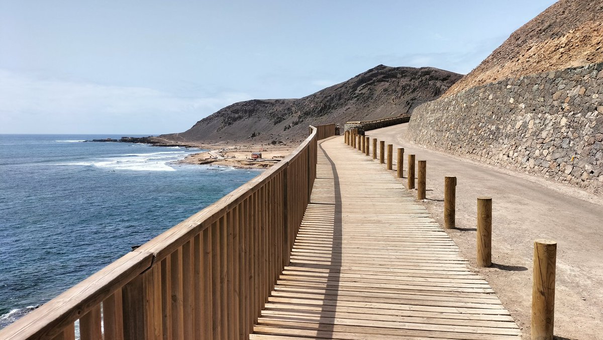 Bahía El Confital tweet media