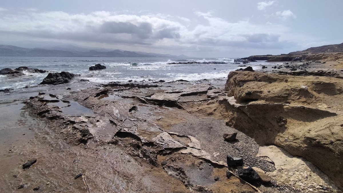 Bahía El Confital tweet media