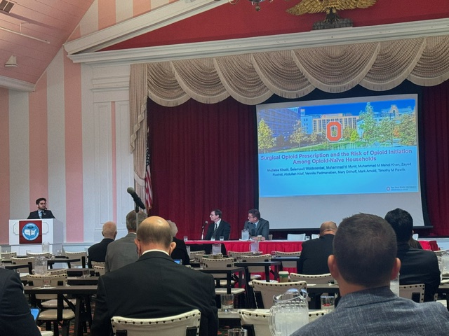 Mujtabakhalil's tweet image. Had a great time at the Midwest Surgical Association presenting our work on #opioid #misuse and #variation in lymph node count in #pancreatic #cancer. 

Thank you to #MSA for the #URM travel grant, and to my mentor, Dr. @timpawlik , for his continuous support and mentorship.