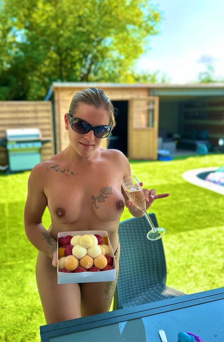 &Agrave; 80RT 👌 de ces 35 boules de glaces je vous fait un code promo de 80% sur Mym   Et je vous partage une<a href="/tag/jo2024"class="tags"><span>#jo2024</span></a><a href="/tag/parigi2024"class="tags"><span>#parigi2024</span></a>